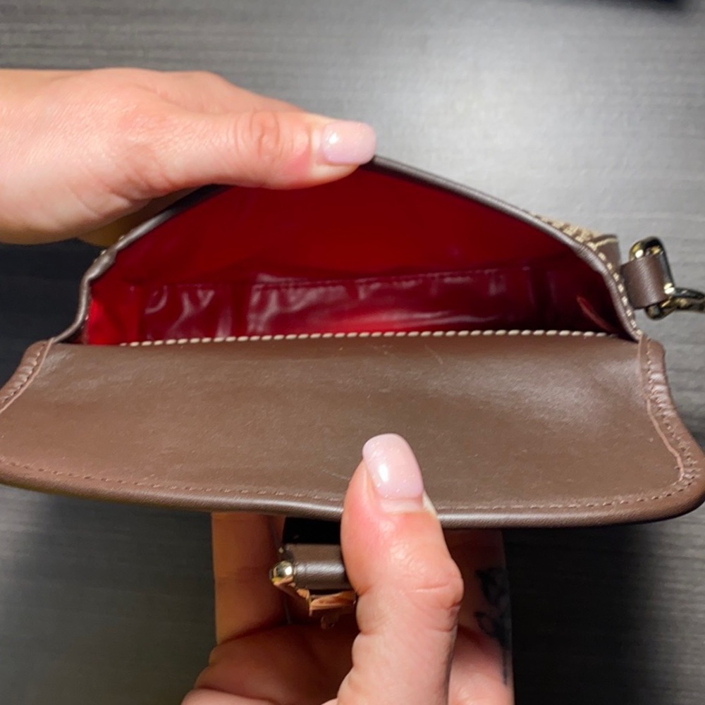 NWOT- Dooney & Bourke wristlet - Picture 4 of 9